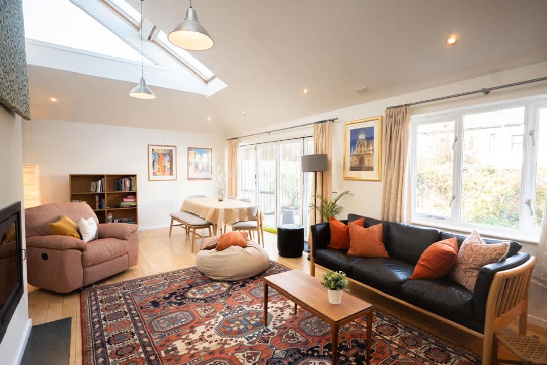 Stylish 3-bedroom Detached In *