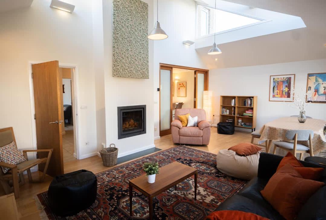 Stylish 3-bedroom Detached In